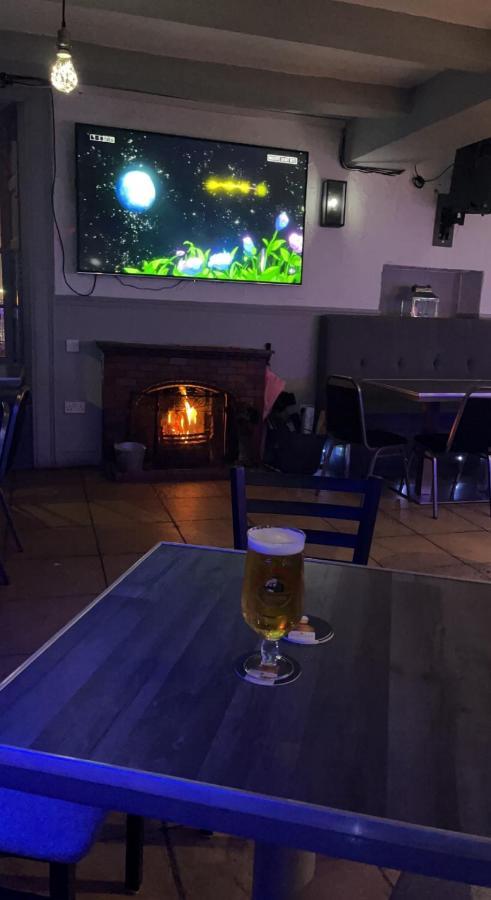 רנפרו The Ferry Inn מראה חיצוני תמונה